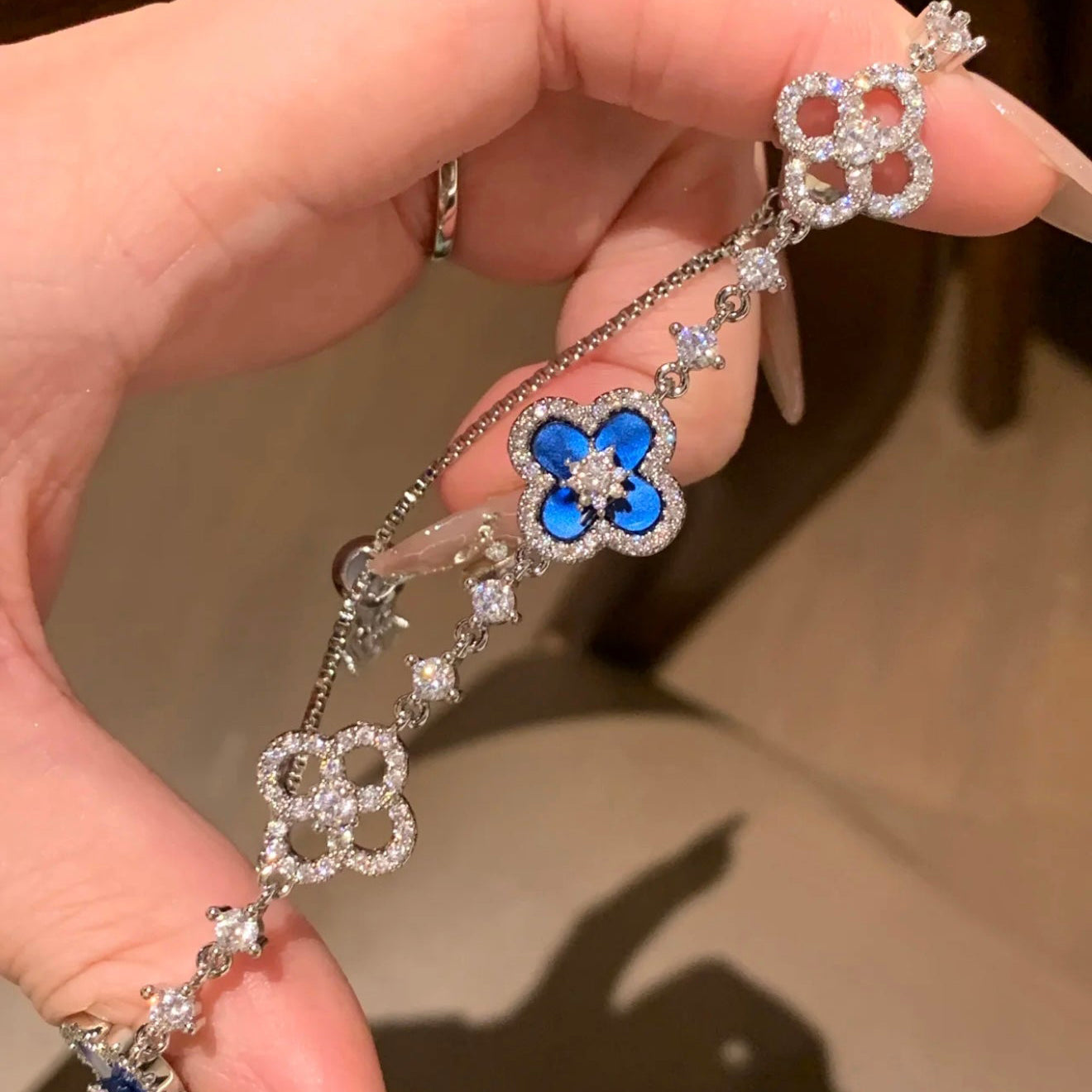 [Radiant Gem]¯CLOVER 5 MOTIF PINK BLUE RED WHITE BRACELET