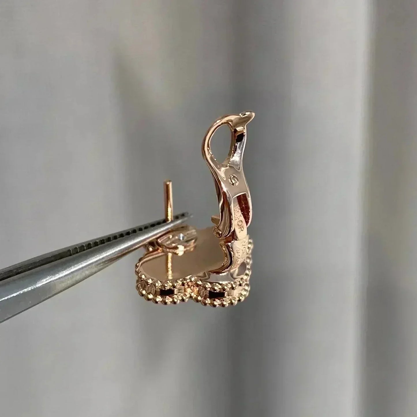 [Radiant Gem]¯CLOVER MEDIUM 1 MOTIFS  PINK MOP DIAMOND EARRINGS