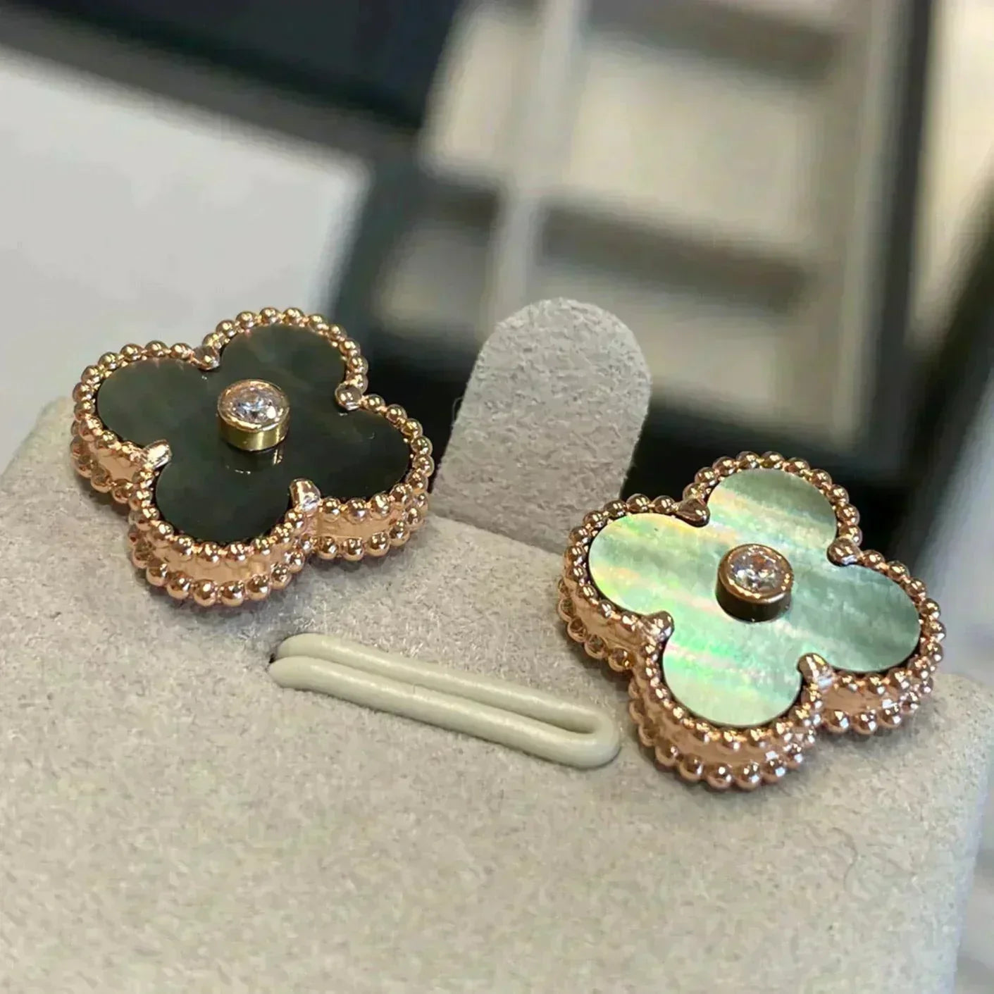[Radiant Gem]¯CLOVER MEDIUM 1 MOTIFS GRAY MOP  DIAMOND EARRINGS