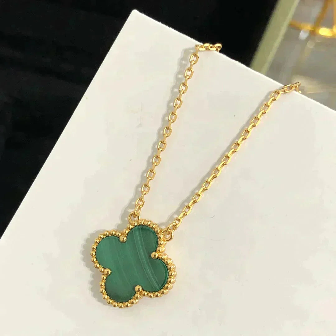 [Radiant Gem]¯CLOVER 15MM MALACHITE SINGLE FLOWER  NECKLACE