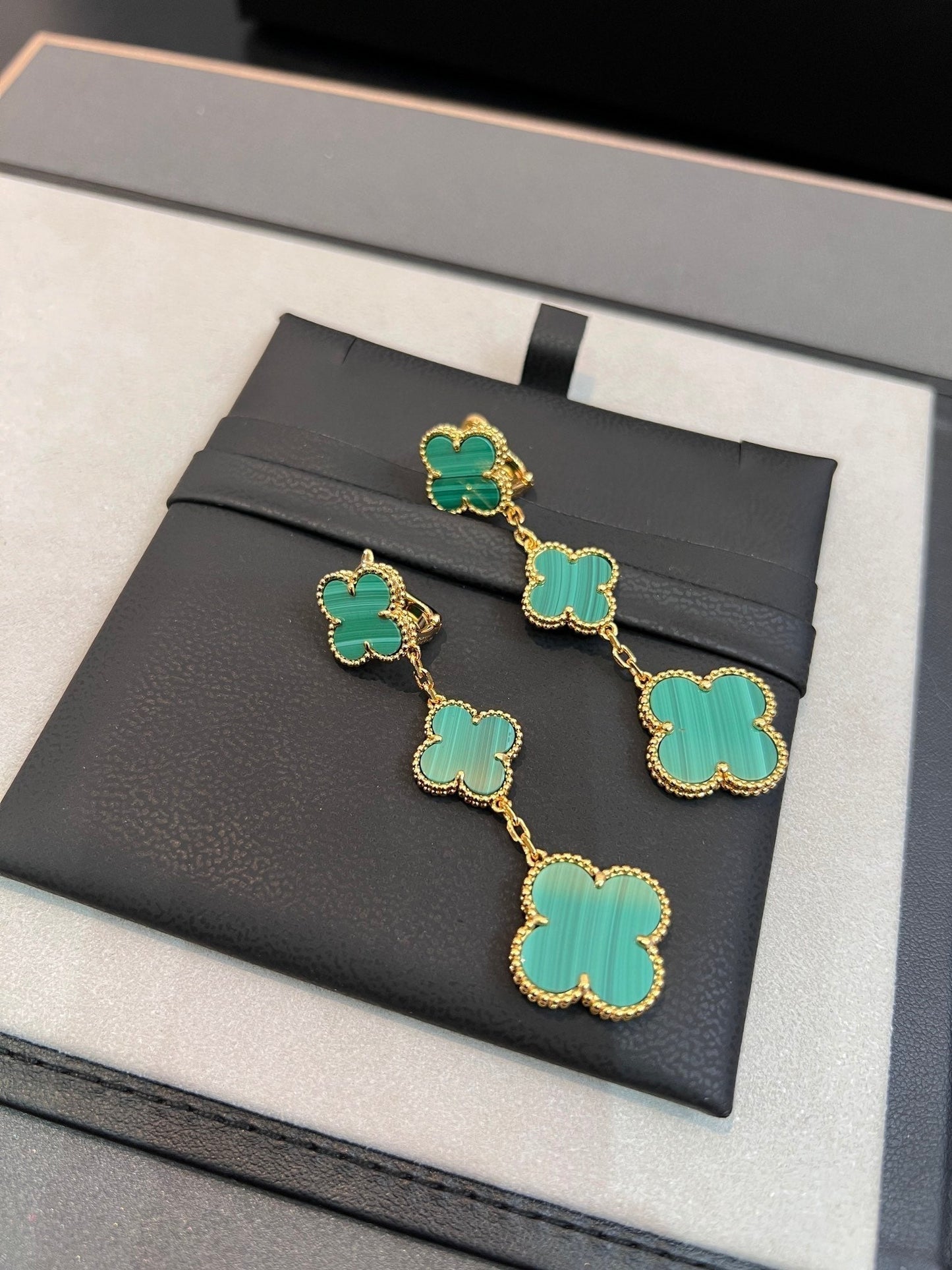 [Radiant Gem]¯CLOVER MALACHITE 3 MOTIFS GOLD