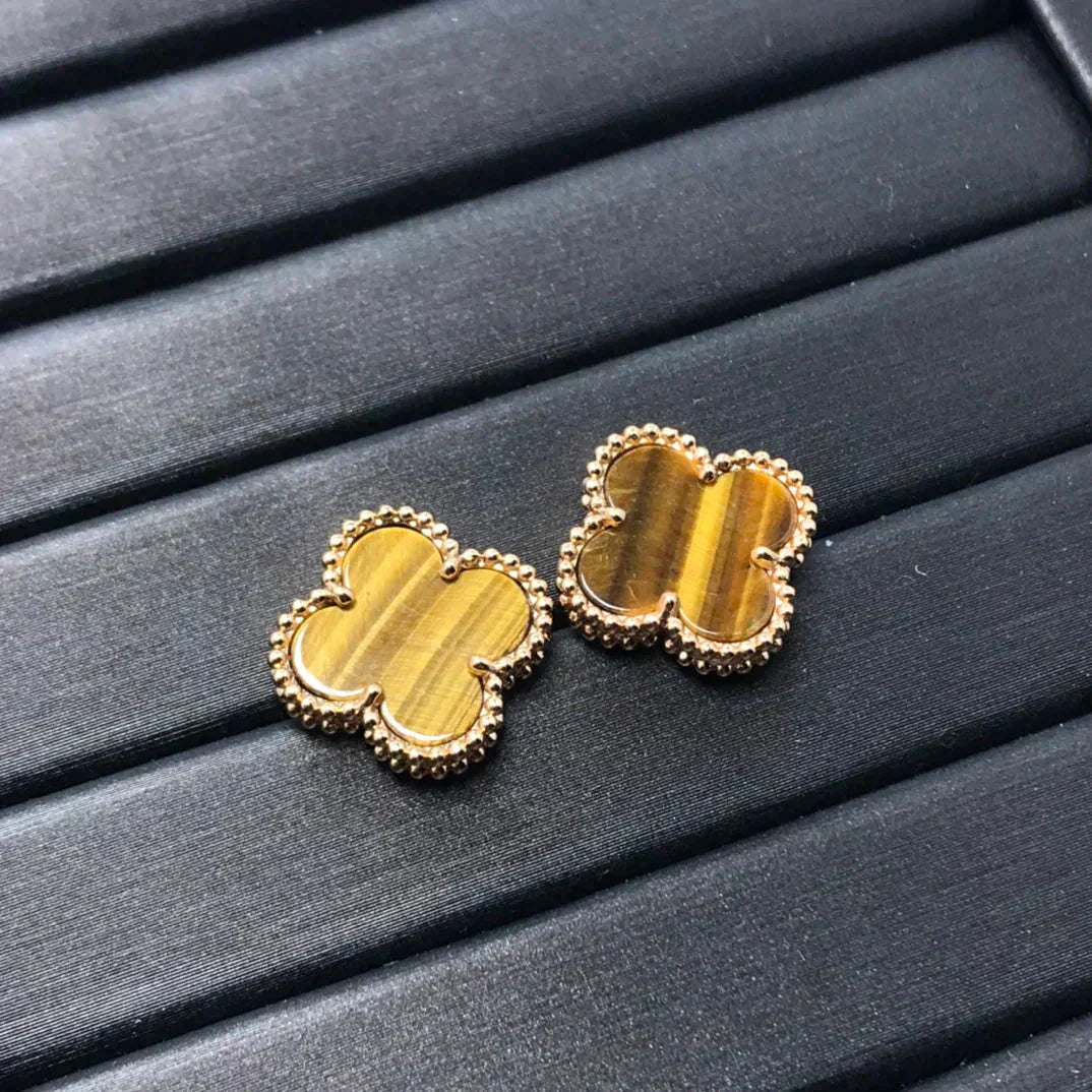 [Radiant Gem]¯CLOVER MEDIUM 1 MOTIFS TIGER EYE EARRINGS