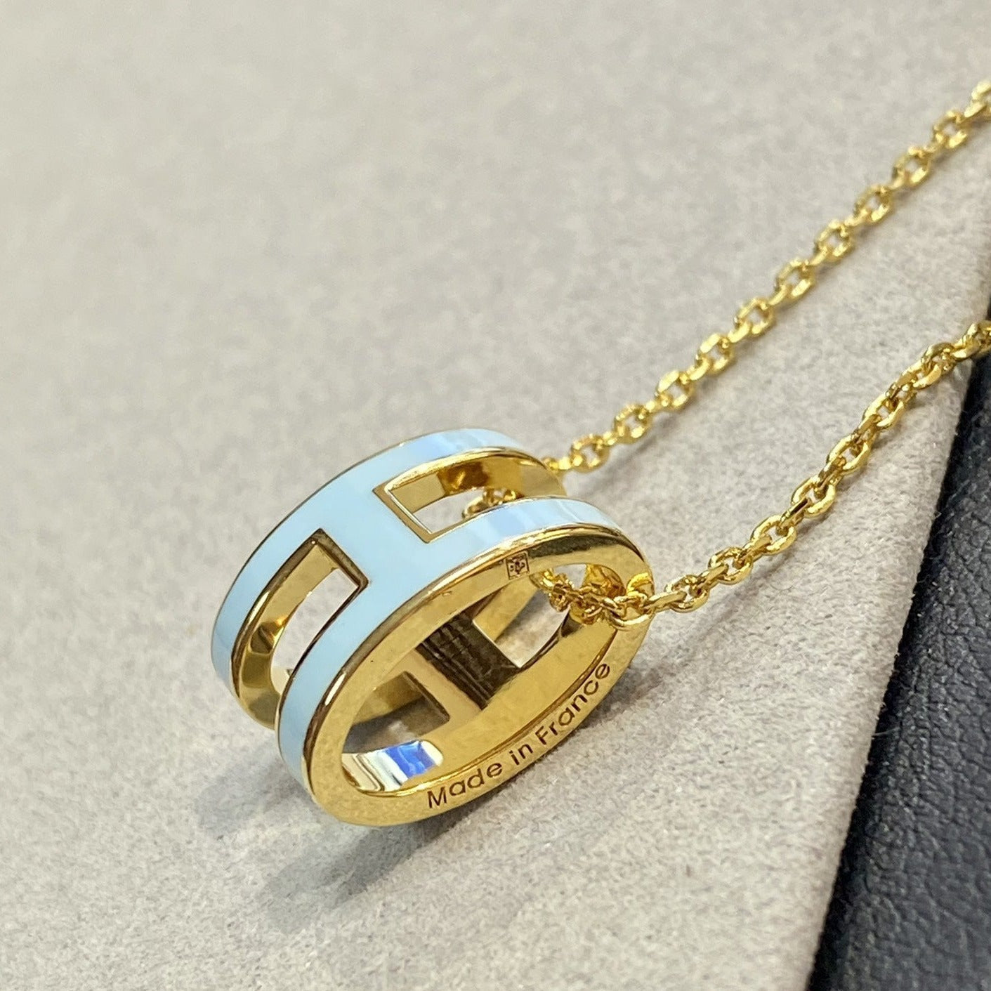 [Radiant Gem]¯POP H LIGHT BLUE NECKLACE