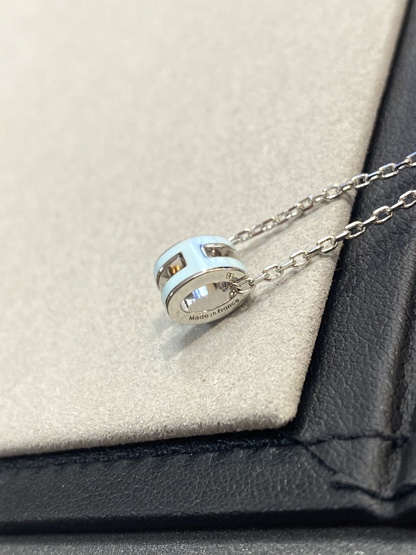 [Radiant Gem]¯POP H LIGHT BLUE NECKLACE