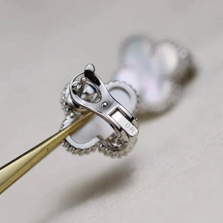 [Radiant Gem]¯CLOVER MEDIUM 1 MOTIFS  WHITE MOP EARRINGS SILVER