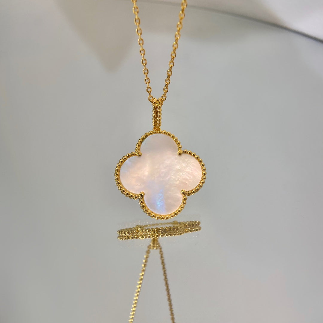 [Radiant Gem]¯CLOVER 25MM MOP LARGE PENDANT NECKLACE