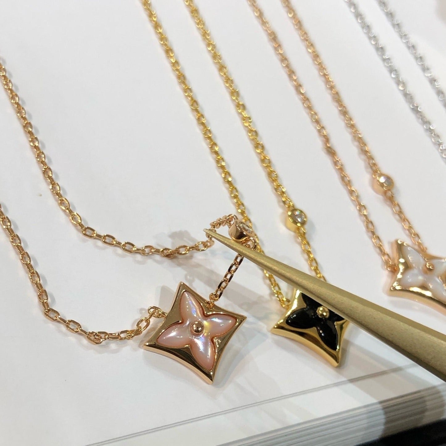 [Radiant Gem]¯STAR BLACK MOP NECKLACE