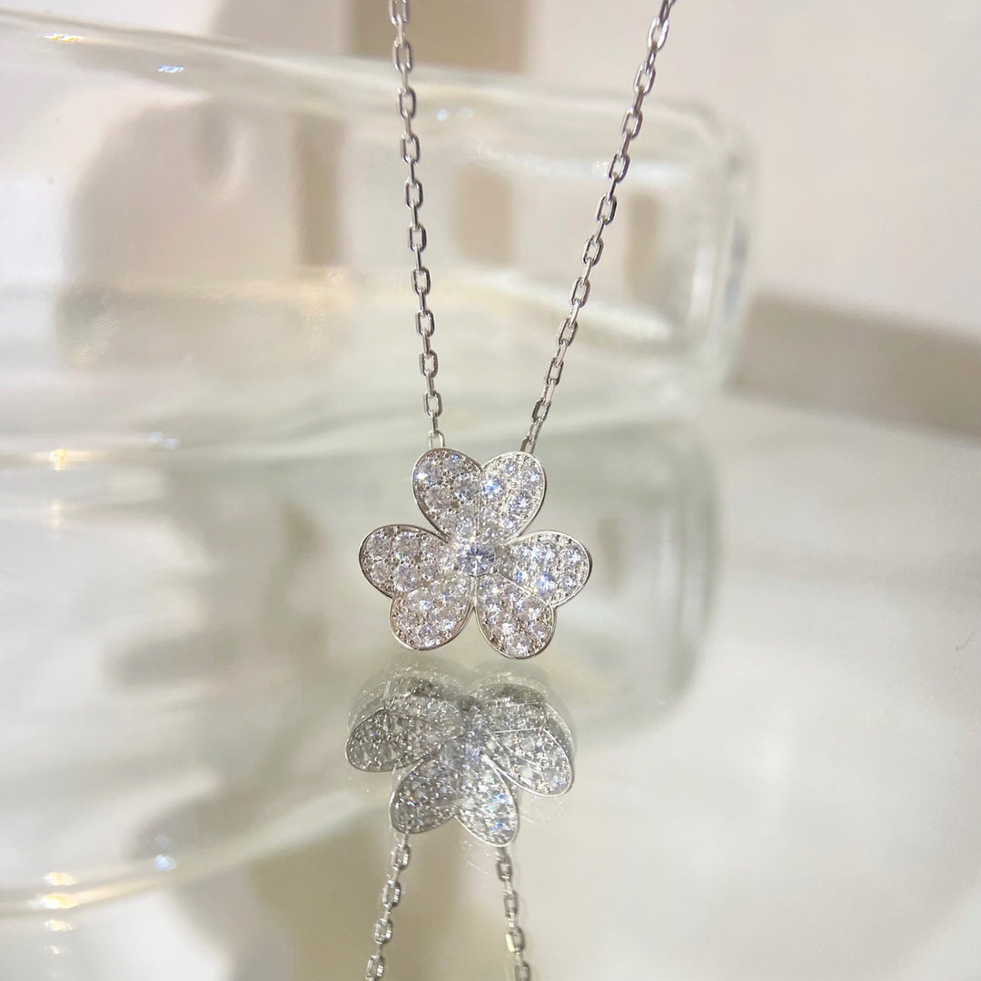[Radiant Gem]¯FLOWER DIAMOND NECKLACE