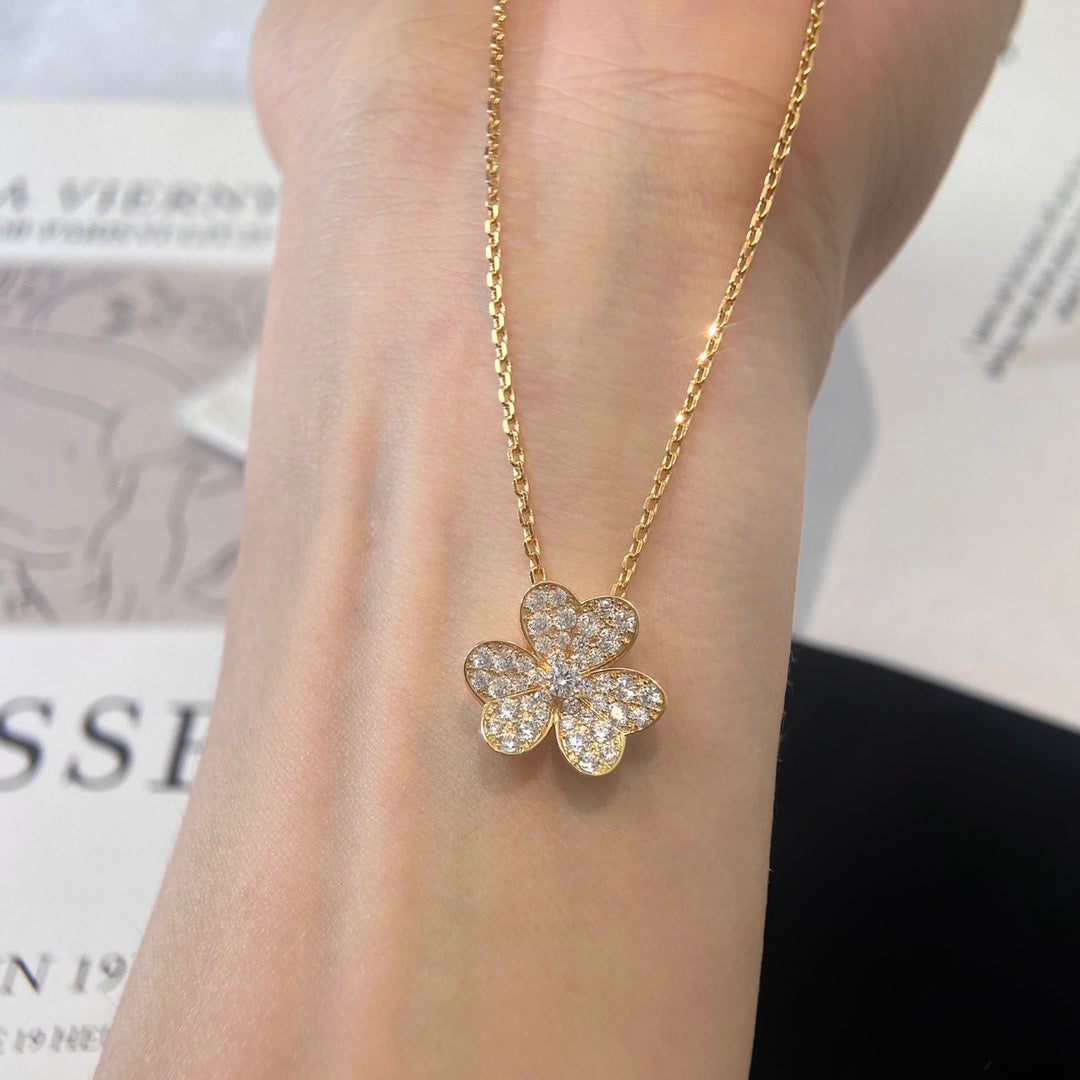 [Radiant Gem]¯FLOWER DIAMOND NECKLACE