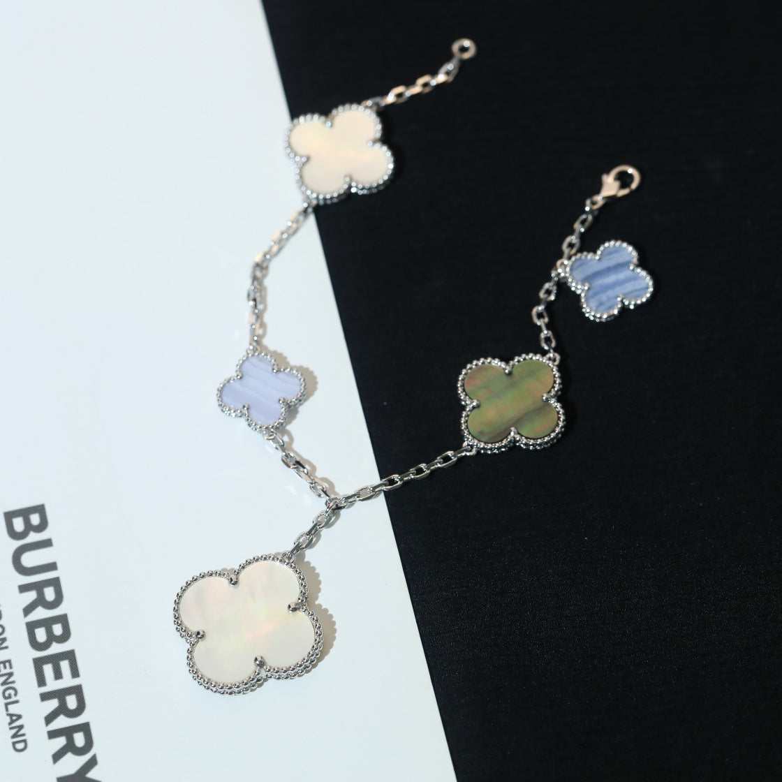 [Radiant Gem]¯CLOVER BRACELET 5 MOTIFS MOP CHALCEDONY SILVER