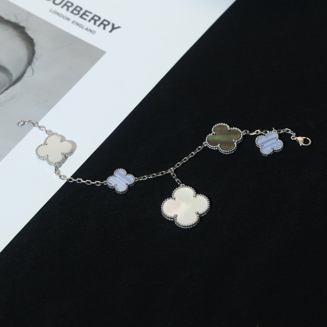 [Radiant Gem]¯CLOVER BRACELET 5 MOTIFS MOP CHALCEDONY SILVER