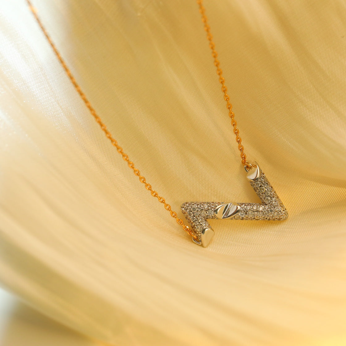[Radiant Gem]¯VOLT SILVER DIAMOND PEDANT NECKLACE