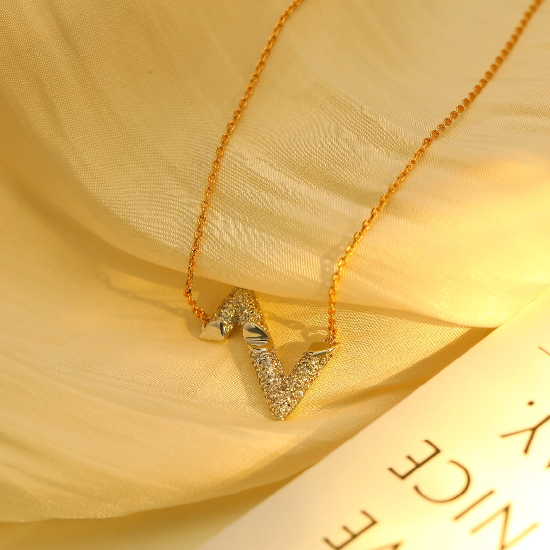 [Radiant Gem]¯VOLT SILVER DIAMOND PEDANT NECKLACE