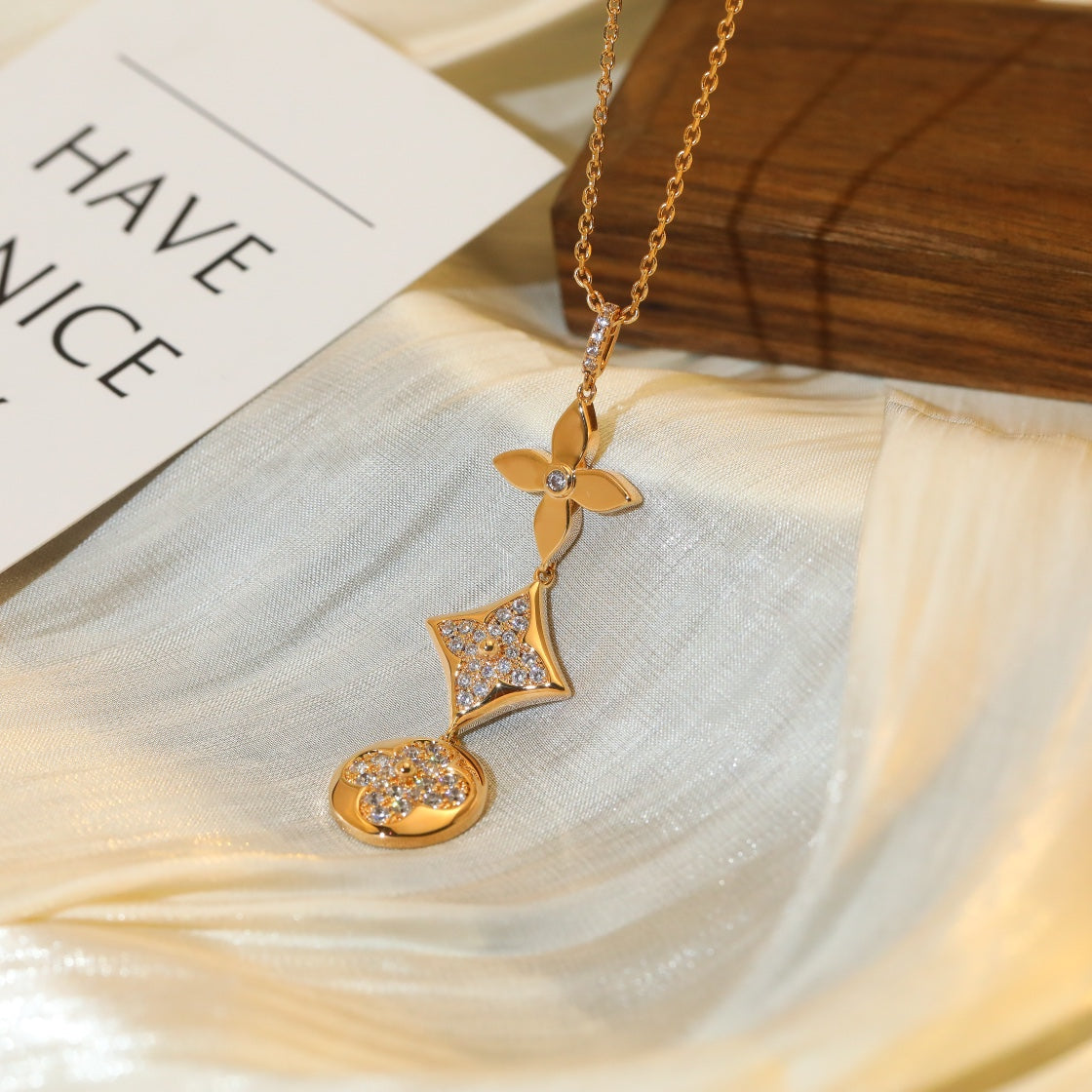 [Radiant Gem]¯STAR AND SUN DIAMOND PINK GOLD NECKLACE
