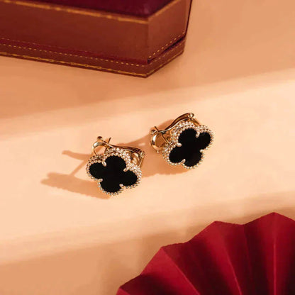 [Radiant Gem]¯CLOVER MEDIUM 1 MOTIFS  ONYX STUD EARRINGS