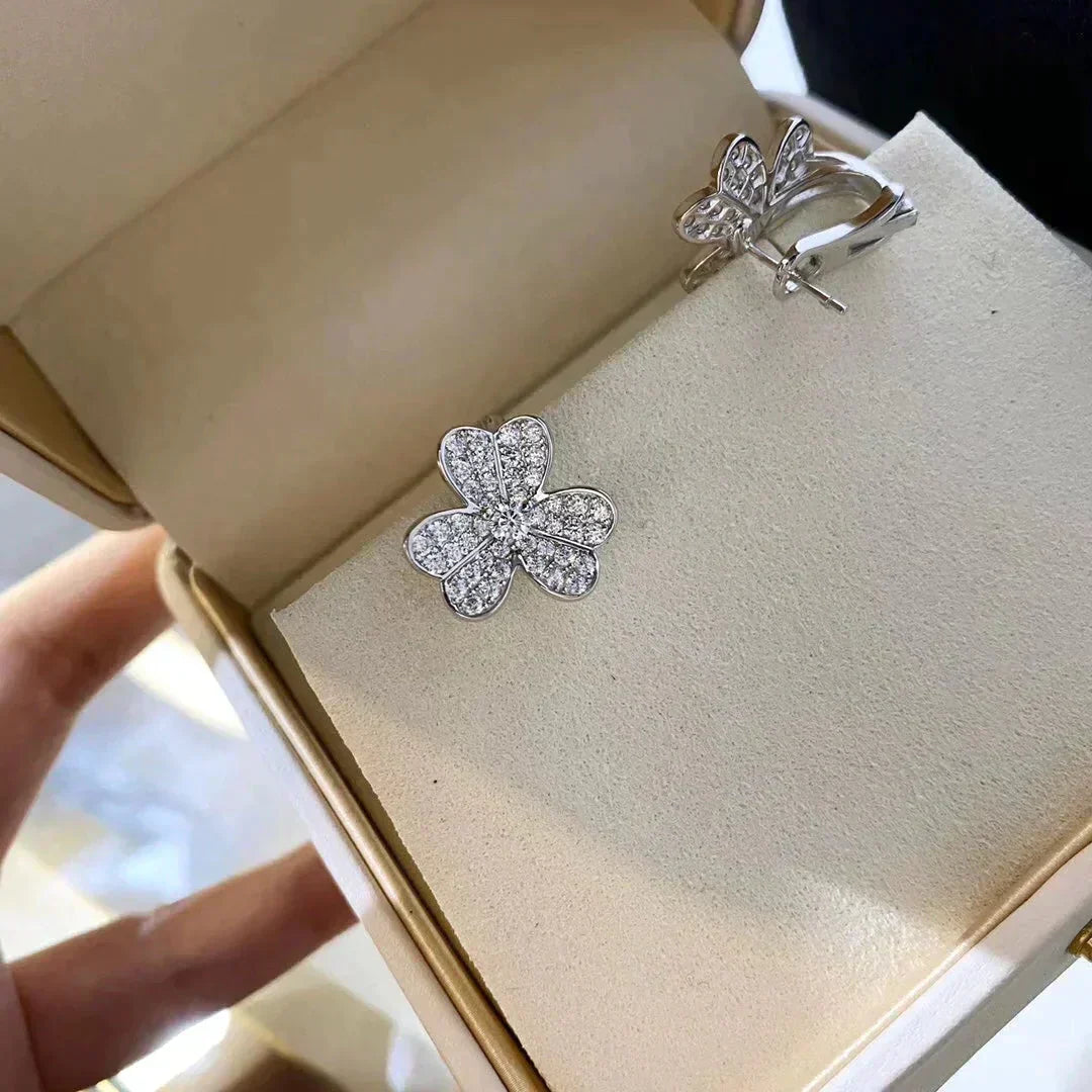 [Radiant Gem]¯CLOVER COMOS DIAMOND EARRINGS SILVER