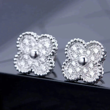 [Radiant Gem]¯CLOVER 1 MOTIFS DIAMOND STUD EARRINGS SILVER