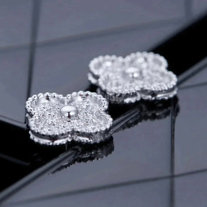 [Radiant Gem]¯CLOVER 1 MOTIFS DIAMOND STUD EARRINGS SILVER