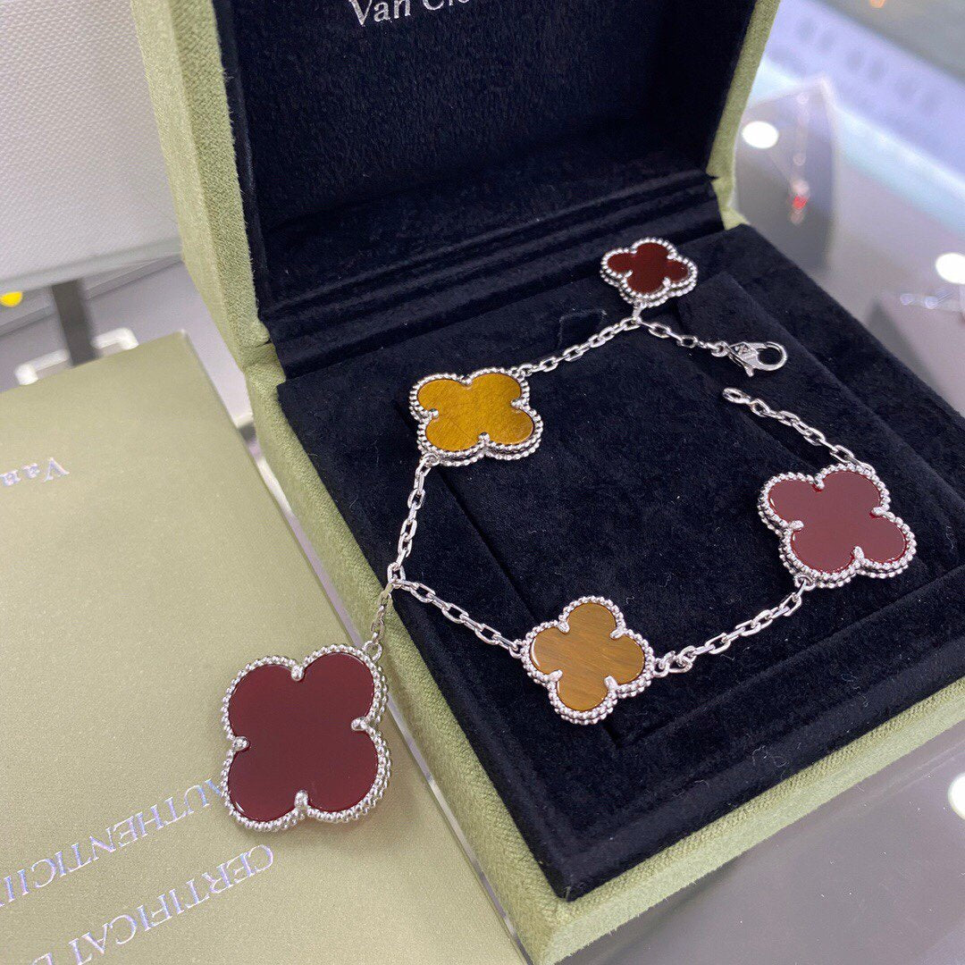 [Radiant Gem]¯CLOVER 5 MOTIFS SIVLER CARNELIAN TIGER EYE BRACELET