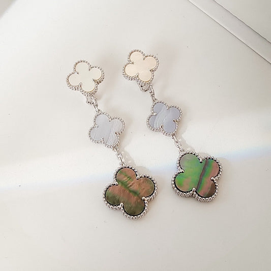 [Radiant Gem]¯CLOVER 3 MOTIFS CHALCEDONY DARK MOP SILVER EARRINGS