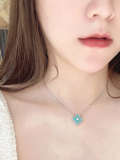 [Radiant Gem]¯CLOVER 1 DIAMOND LIGHT BLUE SILVER NECKLACE
