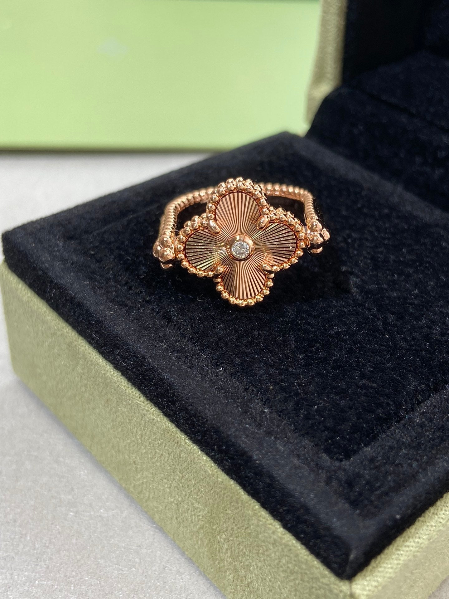 [Radiant Gem]¯CLOVER RIVERSIBLE ROSE GOLD RING