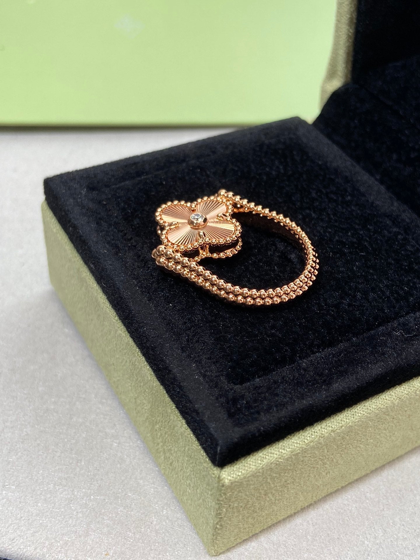 [Radiant Gem]¯CLOVER RIVERSIBLE ROSE GOLD RING