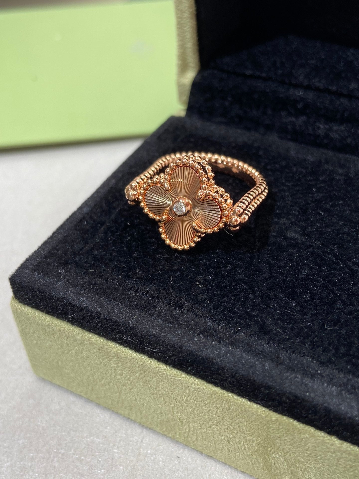 [Radiant Gem]¯CLOVER RIVERSIBLE ROSE GOLD RING