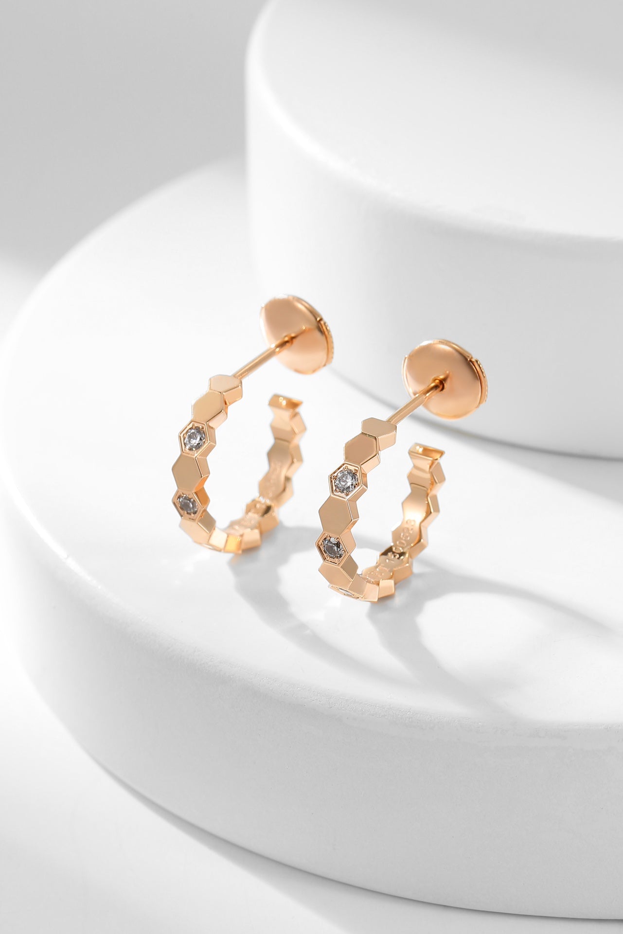 [Radiant Gem]¯BEE LOVE DIAMOND HOOP EARRINGS