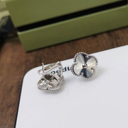 [Radiant Gem]¯CLOVER MEDIUM STUD EARRINGS