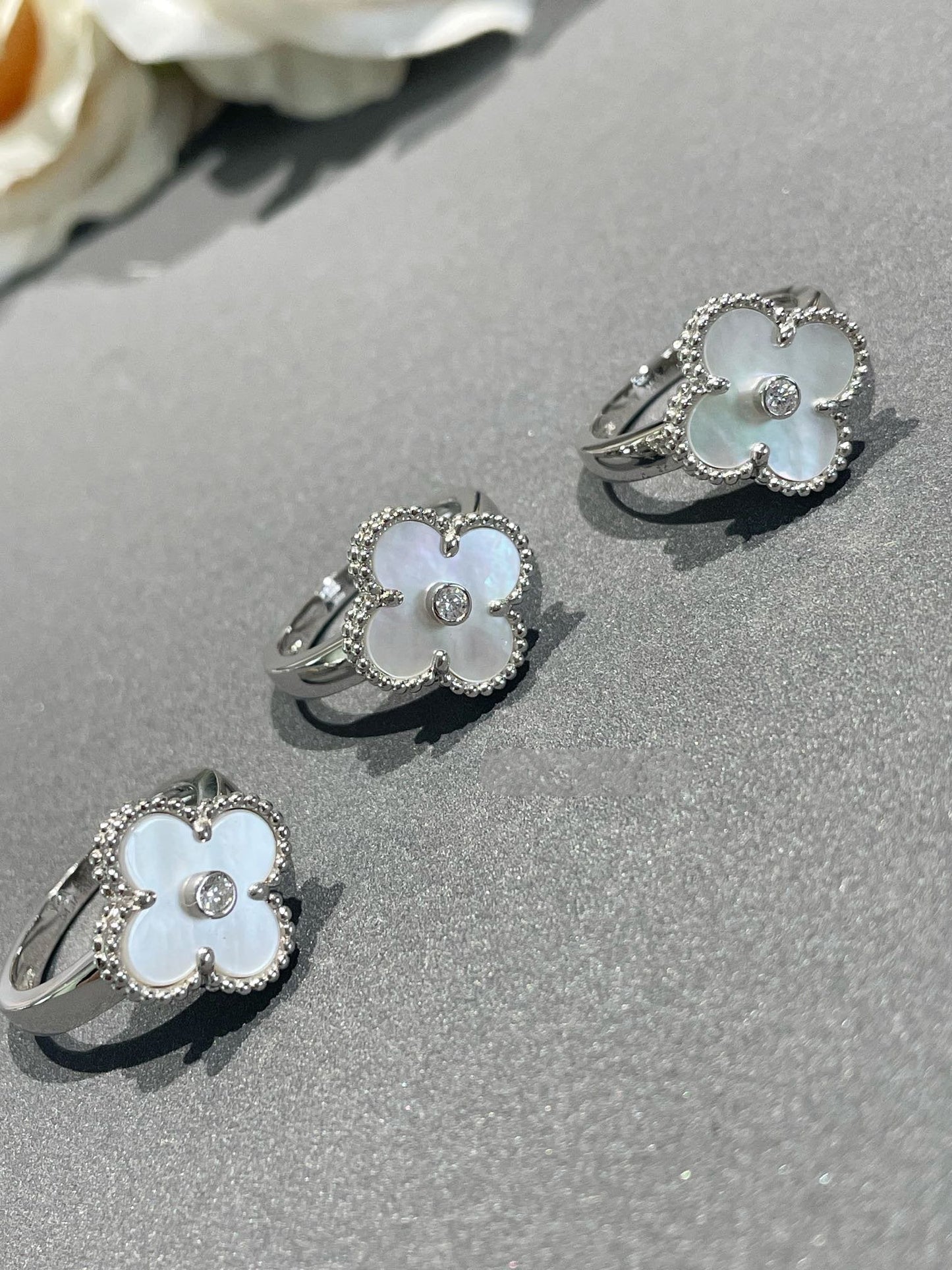 [Radiant Gem]¯CLOVER SILVER MOP DIAMOND RING