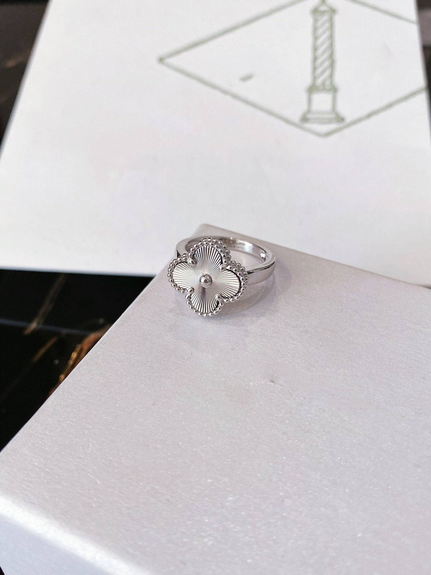 [Radiant Gem]¯CLOVER SILVER RING