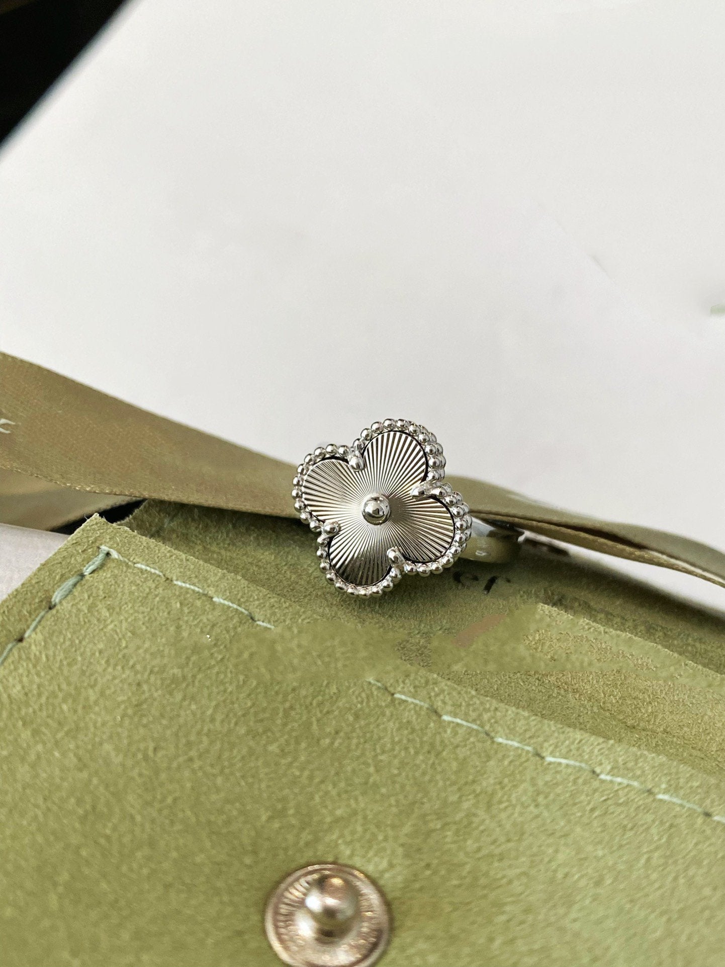 [Radiant Gem]¯CLOVER SILVER RING