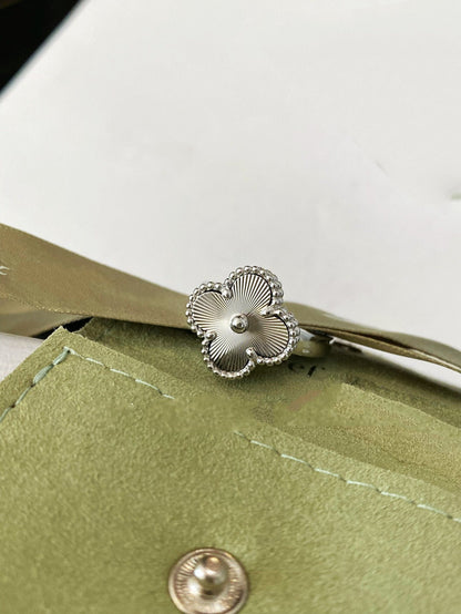 [Radiant Gem]¯CLOVER SILVER RING