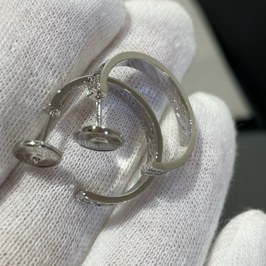 [Radiant Gem]¯LOVE DIAMOND SILVER HOOP EARRINGS