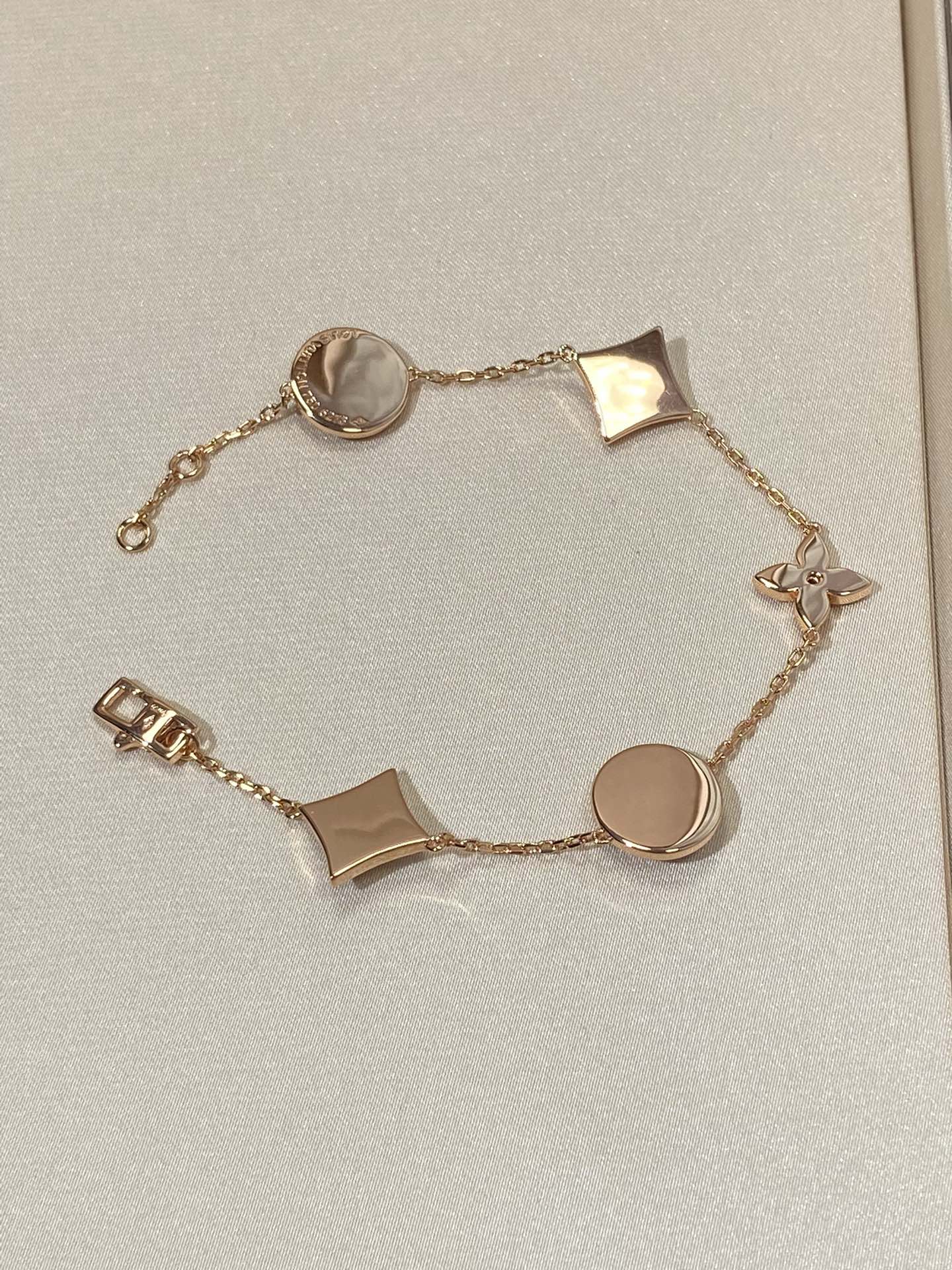 [Radiant Gem]¯STAR AND SUN 5 MOTIF MOP PINK GOLD BRACELET