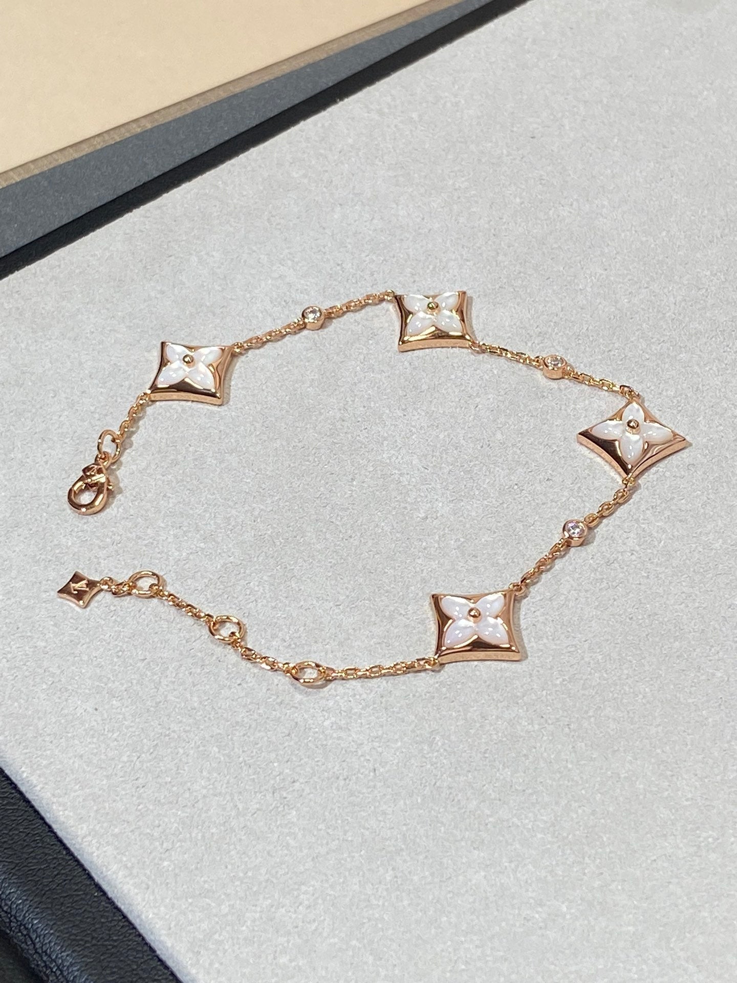 [Radiant Gem]¯STAR 4 MOTIF MOP DIAMOND PINK GOLD BRACELET