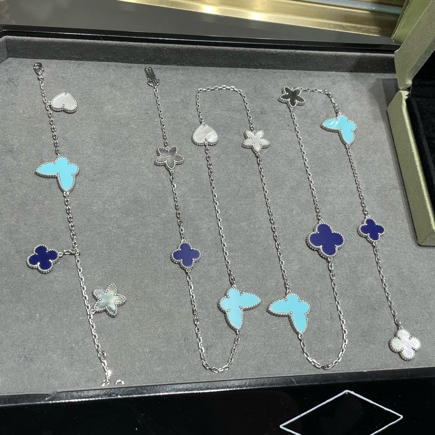 [Radiant Gem]¯LUCKY CLOVER SILVER 11 MOTIF NECKLACE