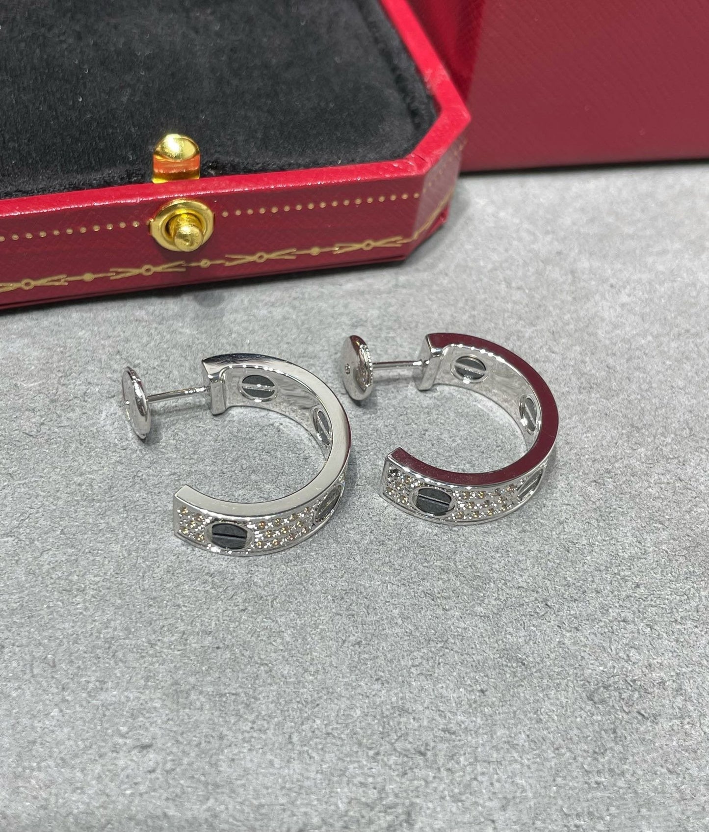 [Radiant Gem]¯LOVE CERAMIC DIAMOND PAVED SILVER EARRINGS