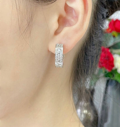 [Radiant Gem]¯LOVE 5.5MM DIAMOND PAVED EARRINGS