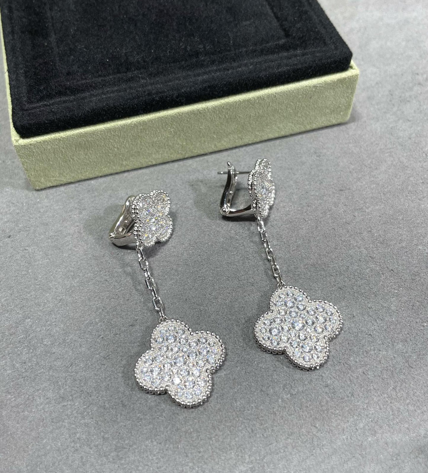 [Radiant Gem]¯CLOVER 2 MOTIFS DIAMOND PAVED SILVER EARRINGS