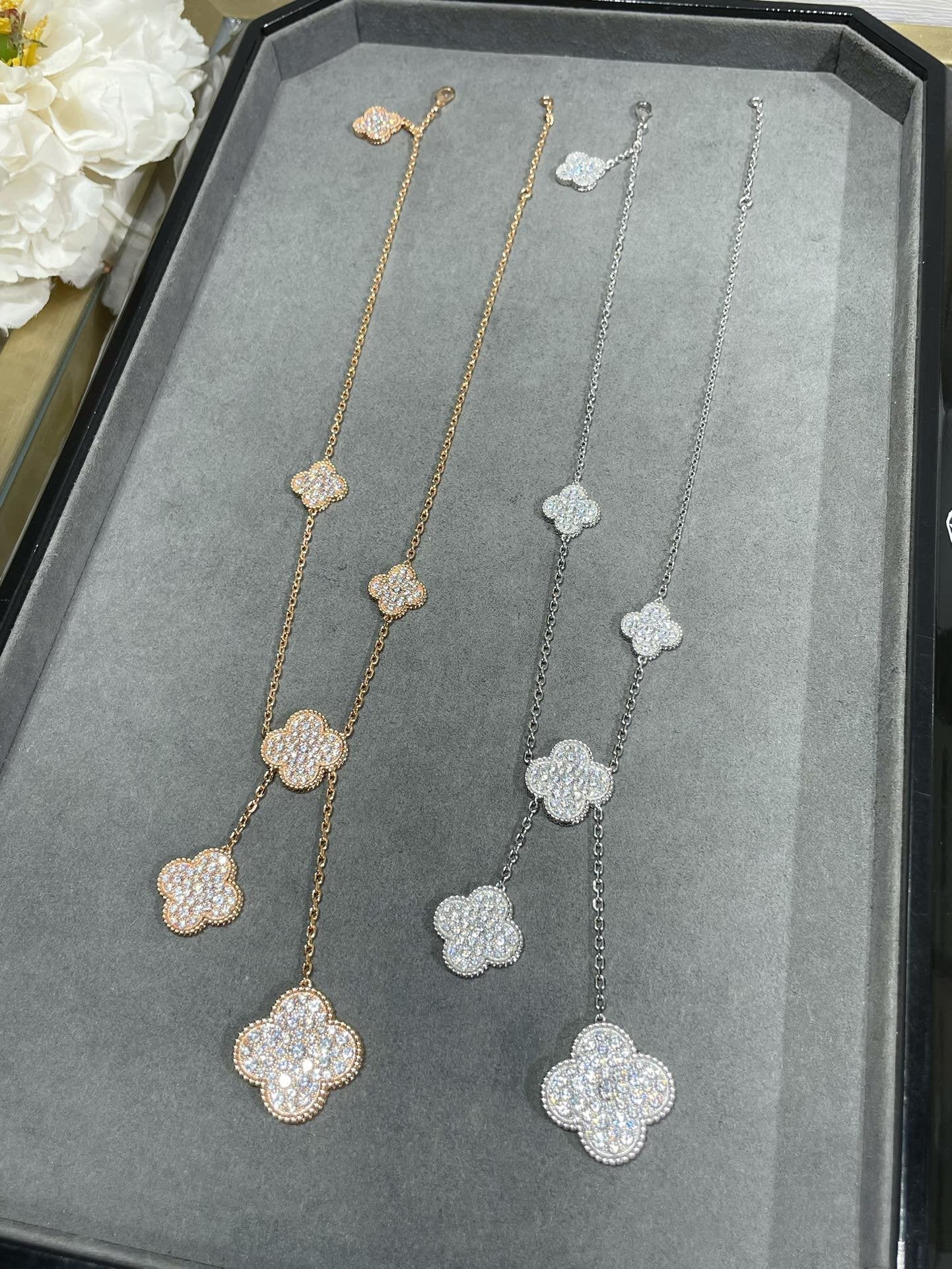 [Radiant Gem]¯CLOVER 6 MOTIF DIAMOND PAVED NECKLACE