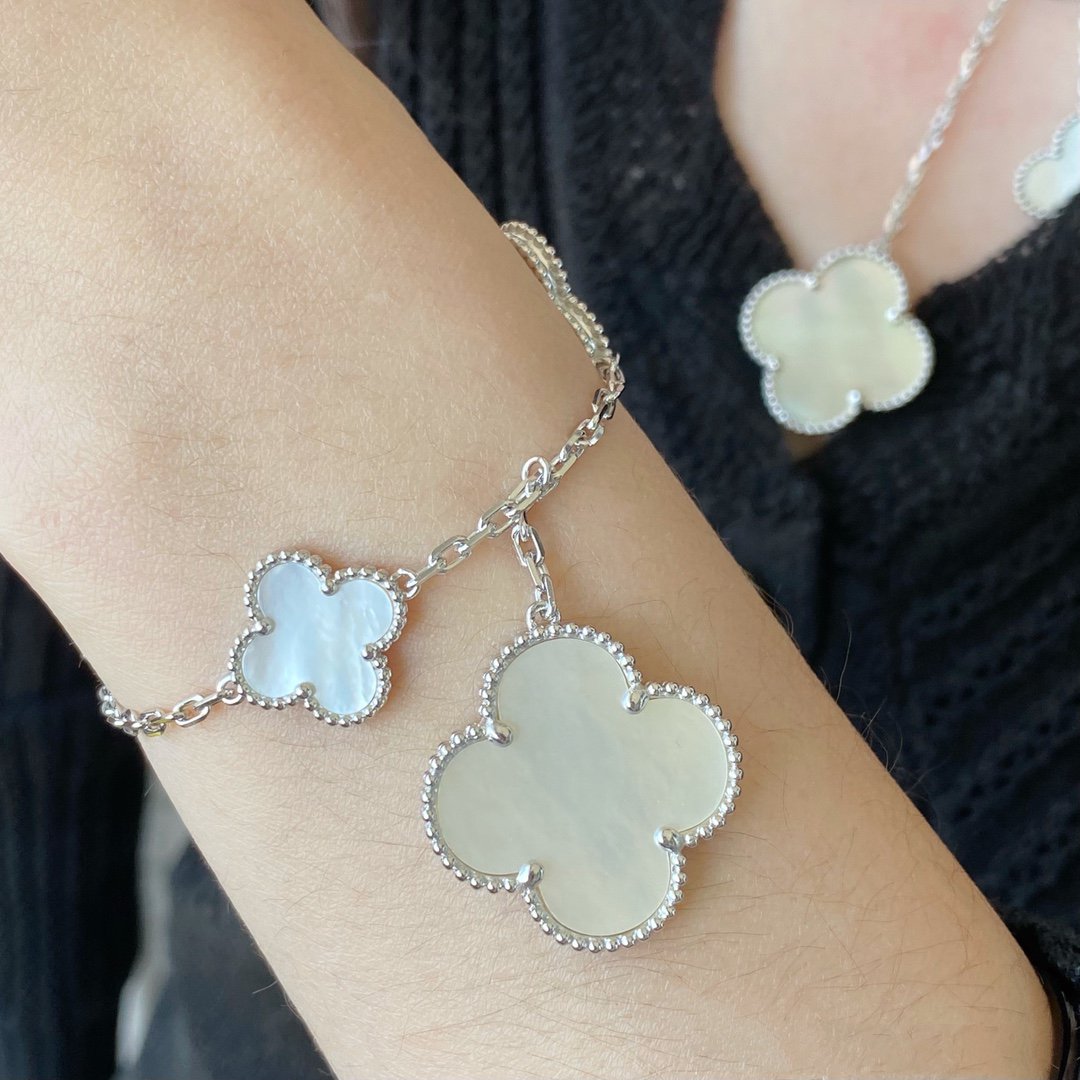 [Radiant Gem]¯CLOVER 5 MOTIF WHITE MOP SILVER BRACELET