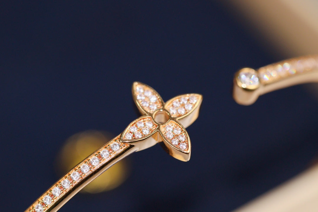 [Radiant Gem]¯IDYLLE PINK GOLD OPEN BRACELET DIAMOND PAVED