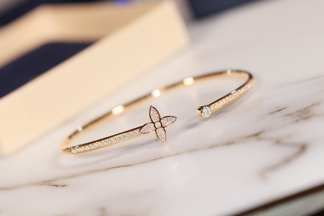 [Radiant Gem]¯IDYLLE GOLD OPEN BRACELET DIAMOND PAVED