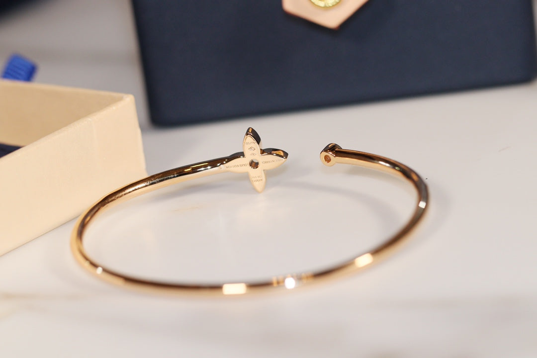 [Radiant Gem]¯IDYLLE GOLD OPEN BRACELET DIAMOND PAVED