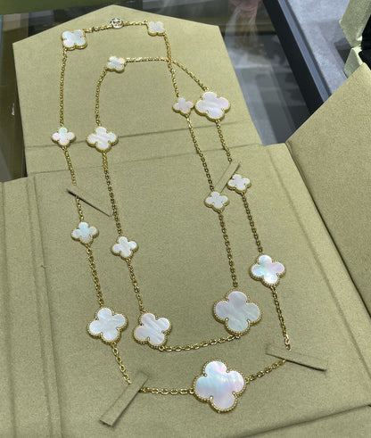 [Radiant Gem]¯CLOVER 16 MOTIF WHITE MOP GOLD NECKLACE