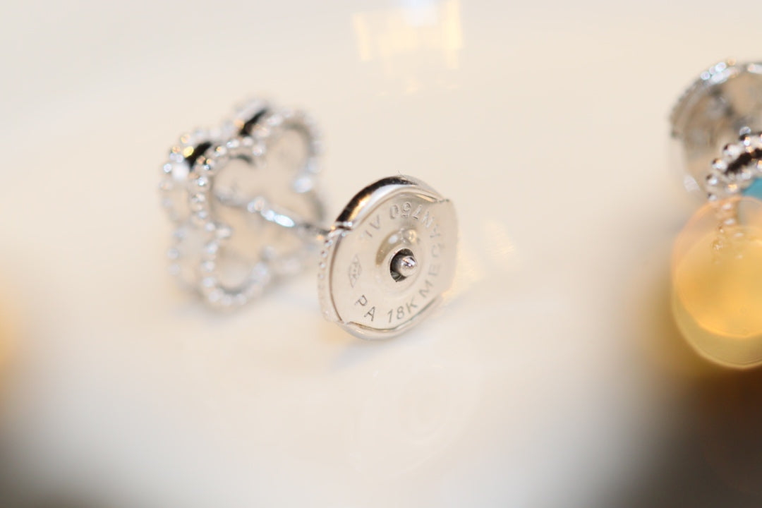 [Radiant Gem]¯CLOVER MINI TURQUOISE SILVER STUD EARRINGS