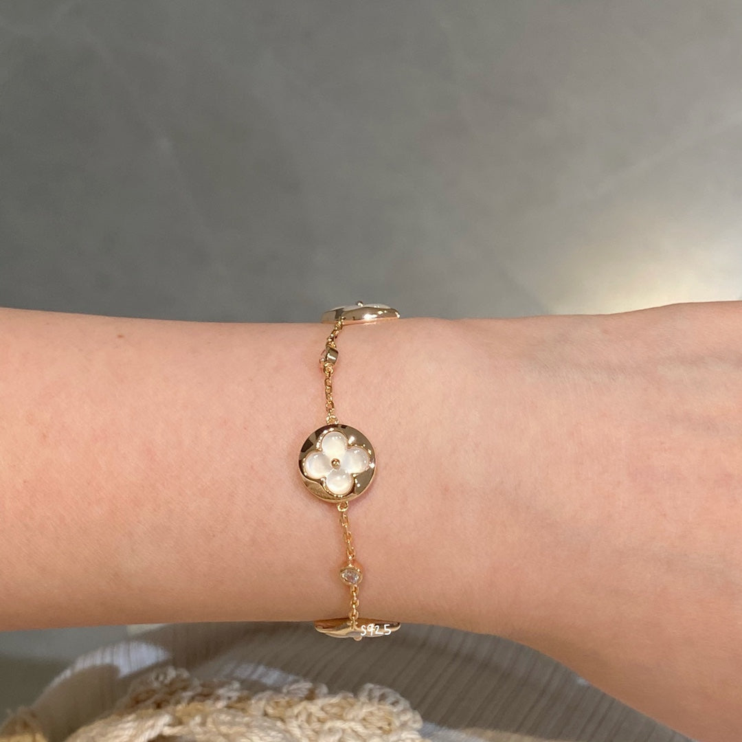 [Radiant Gem]¯STAR AND SUN 4 MOTIF WHITE MOP PINK GOLD BRACELET