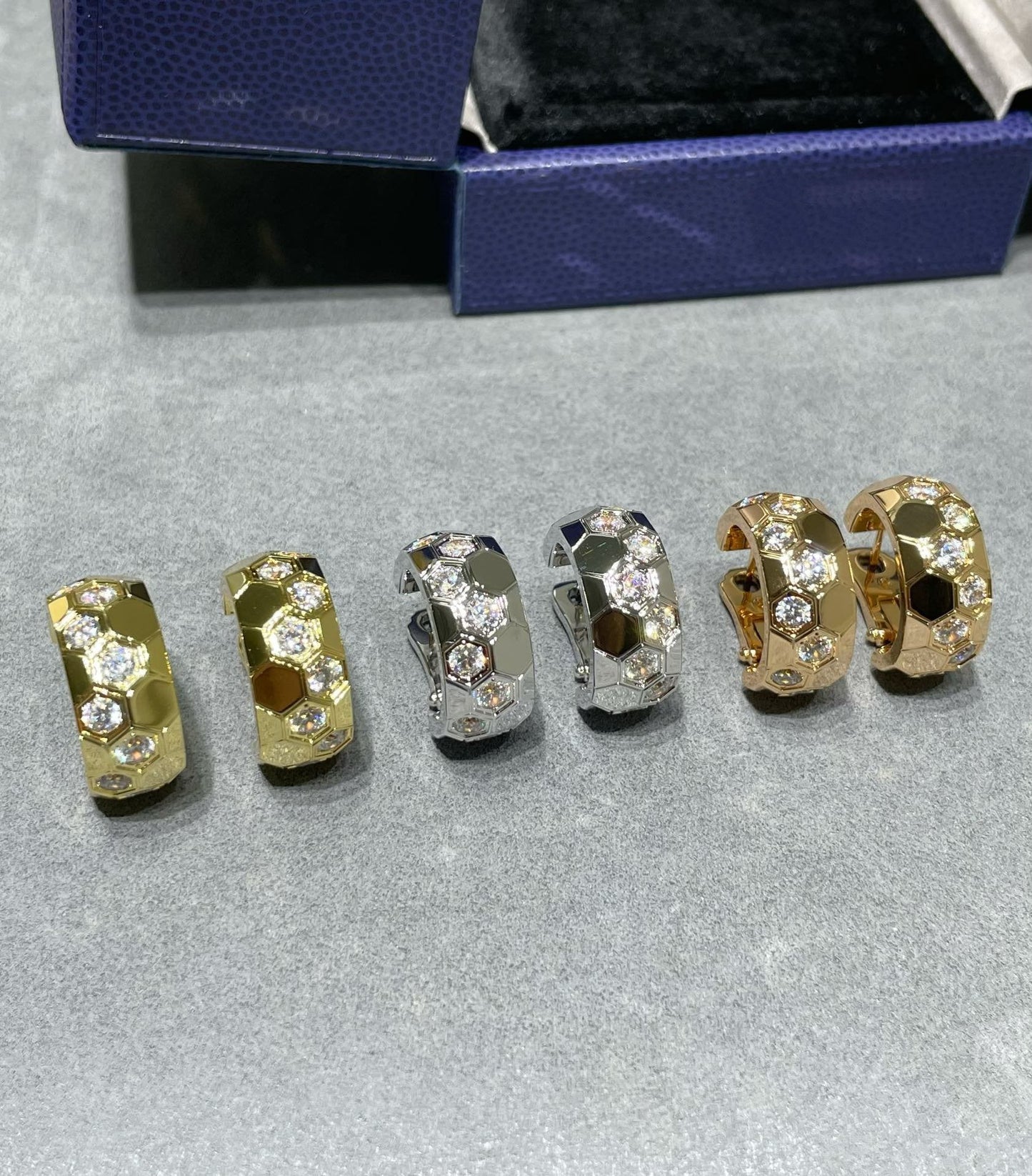 [Radiant Gem]¯BEE LOVE DIAMOND HOOP EARRINGS